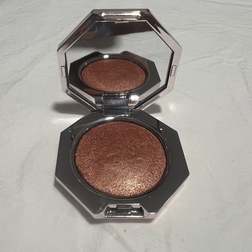Fenty Glow Diamond Bomb